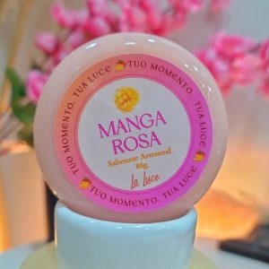 Sabonete artesanal La Luce Manga Rosa, 80g, rótulo rosa e laranja com ilustração de manga.