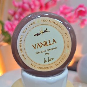 Sabonete artesanal La Luce Vanilla, 80g, rótulo marrom com ilustração de flor e vagem de baunilha.
