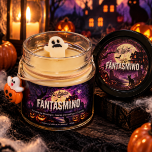 Vela aromática Fantasmino da La Luce, pote de vidro com cera clara e topo esculpido em formato de fantasminha
